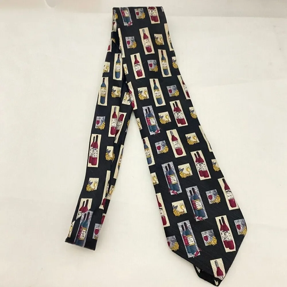 #5631 Michael Bruce Mens Wine Bottle Novelty Necktie. TIe 58X3.75